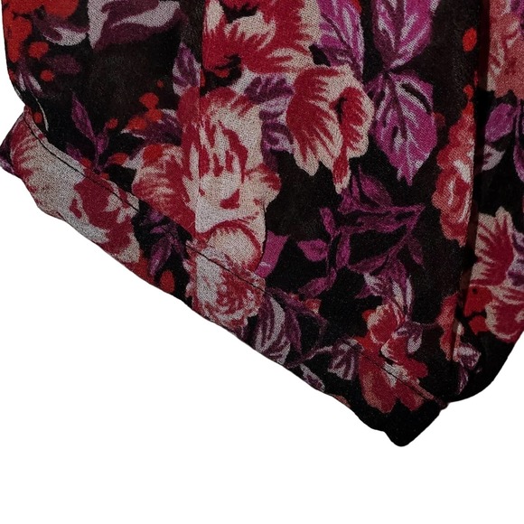 Ingrid & Isabel Maternity Floral Flowy Black and Burgundy Blouse Size Small - Picture 9 of 9